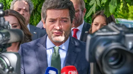 "Ventura critica bónus a pensionistas antes das autárquicas"