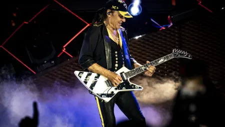 Scorpions Arrasam e Atrai Multidão no Festival Marés Vivas