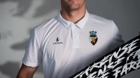 Toni Herrero reforça o Farense até 2027