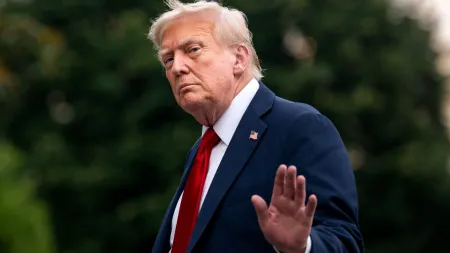Trump interpõe ação judicial contra jornalistas do WSJ e Rupert Murdoch