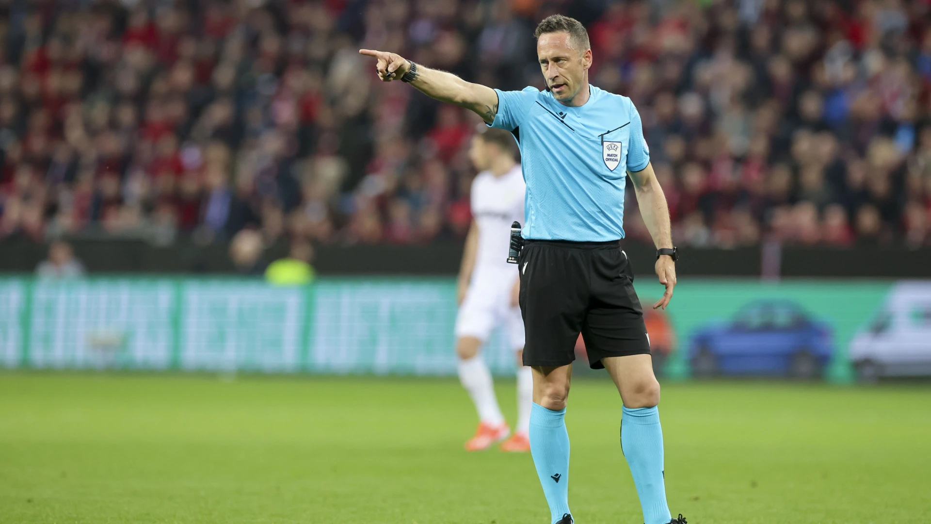 "Michail Antonio critica severamente o árbitro Artur Soares Dias após derrota na Liga Europa"