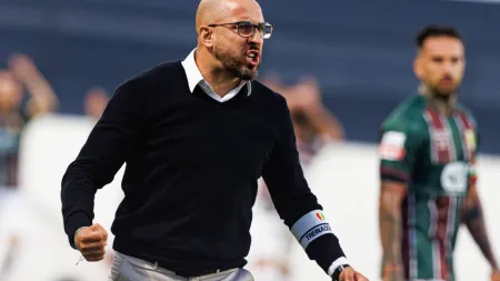 Estrela da Amadora triunfa em goleada diante do 1.º Dezembro