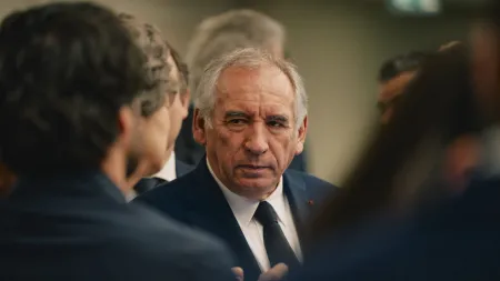 Primeiro-ministro francês estabelece prazo de dois meses para o orçamento de 2026