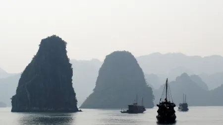 Tragédia na Baía de Ha Long: barco turístico naufraga com 27 vítimas mortais