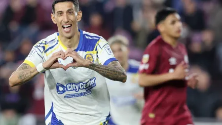 Di María brilha e garante triunfo histórico para Rosario Central
