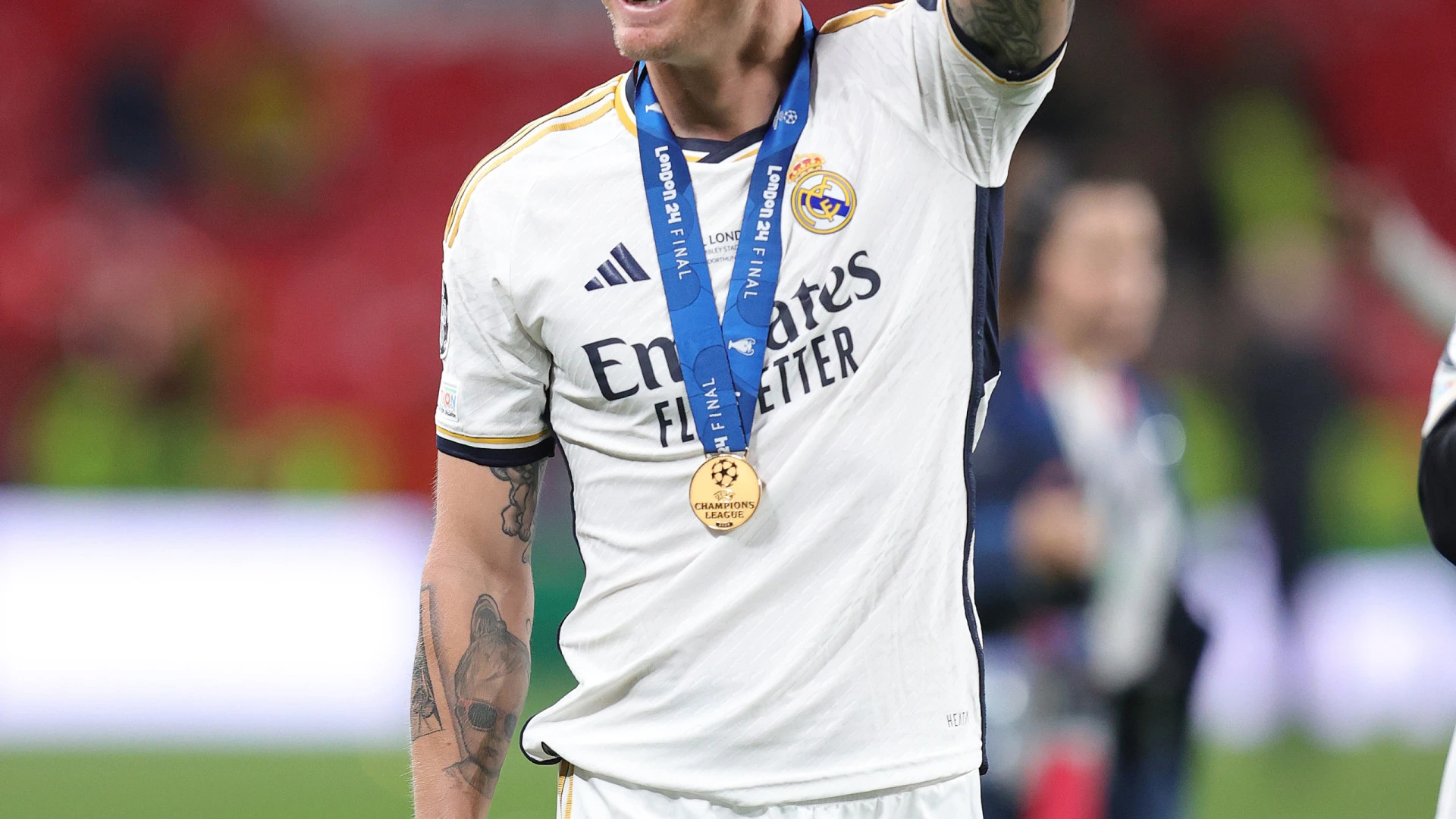 Kroos defende-se e esclarece: "Não foi pela minha saída que o Real Madrid perdeu força"