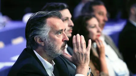 Mariana Leitão assume liderança da IL com apelo à unidade e críticas ao Governo