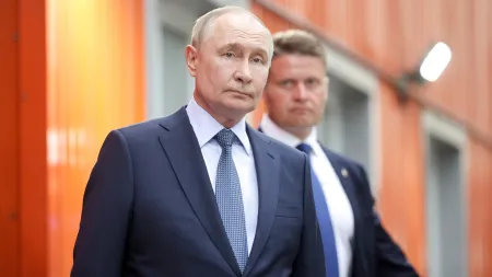 Putin dialoga com conselheiro iraniano sobre nuclear