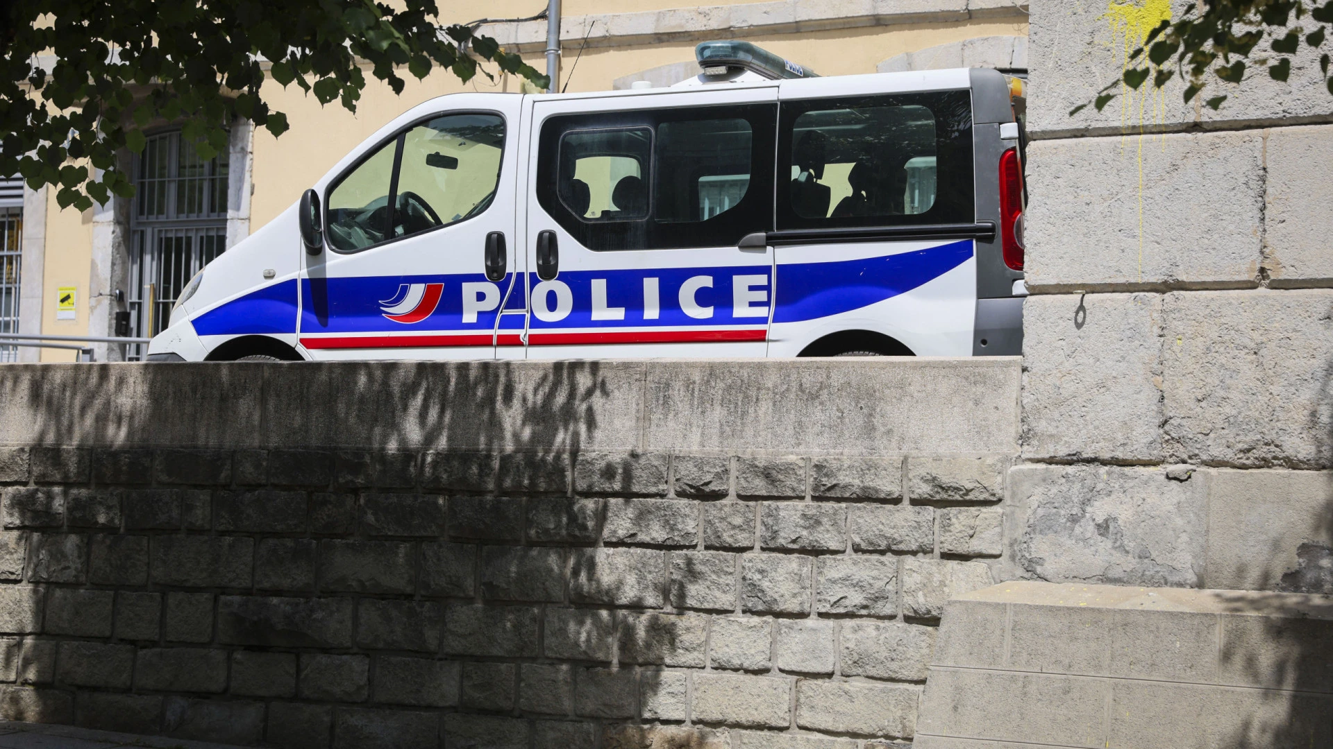 Tragédia nos Alpes: Família de três pessoas encontrada morta