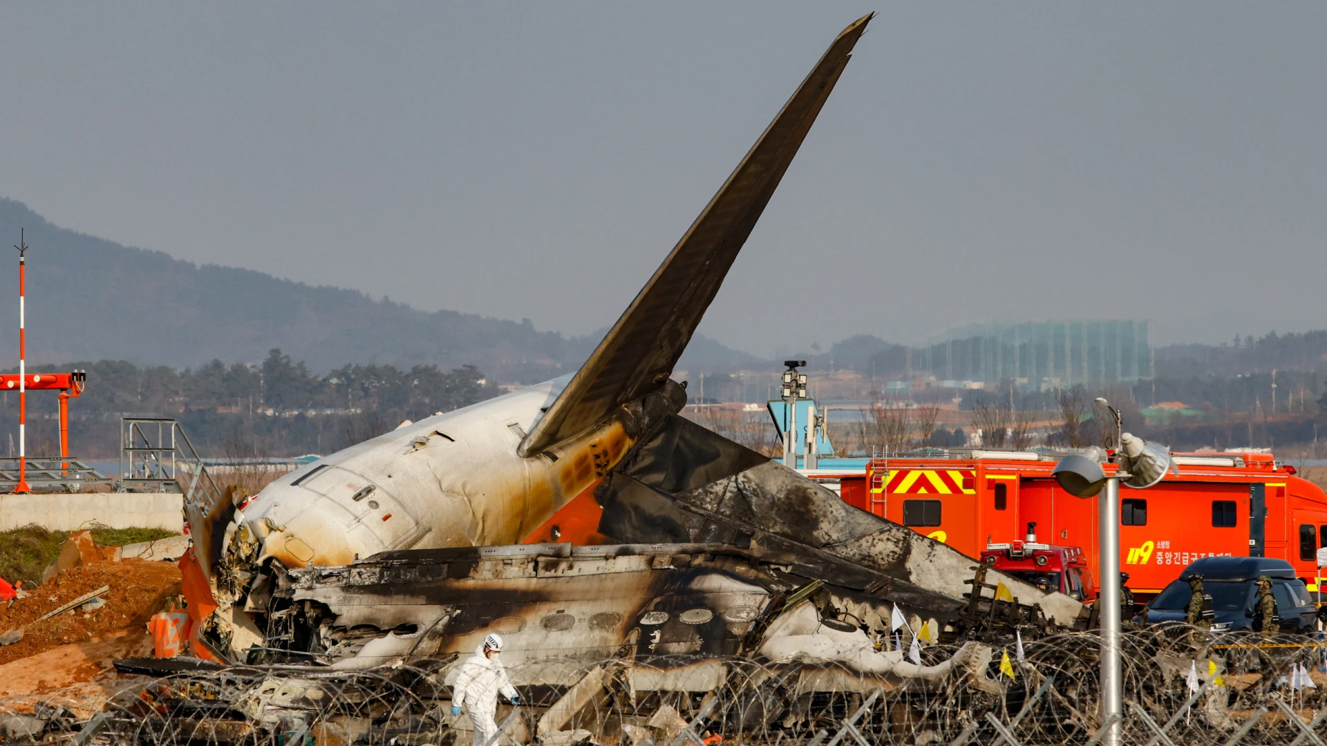Acidente da Jeju Air: Pilotos desligaram motor errado, resultando em tragédia