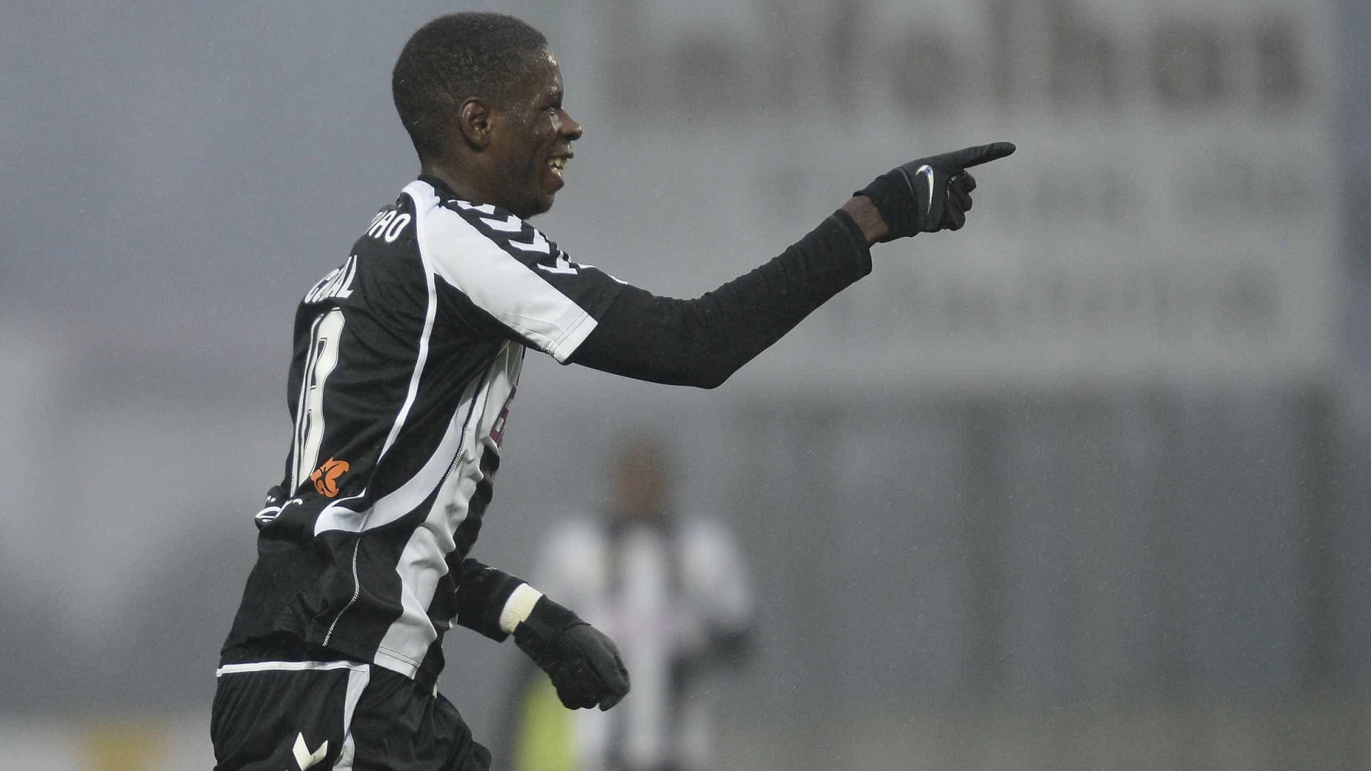Lucas João regressa ao Nacional após uma década de ausência