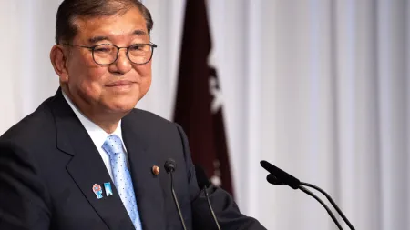 "Shigeru Ishiba persiste no cargo após derrota eleitoral significativa"