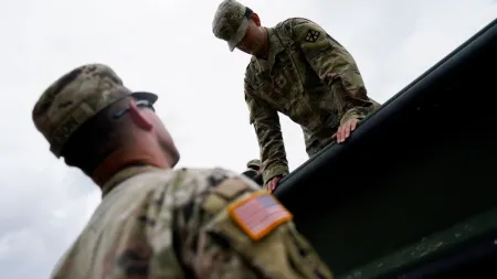 Exército dos EUA emite alerta a militares reformados sobre potenciais ameaças