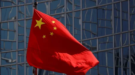 Funcionário dos EUA Retido na China: Respeito pelas Leis Locais em Debate