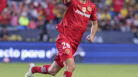 Paulinho brilha novamente e assegura Supertaça ao Toluca