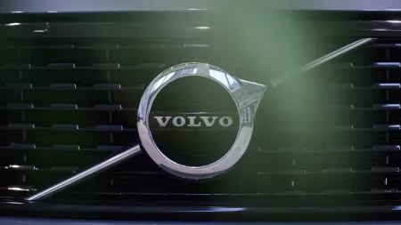 Volvo pede liderança europeia em tarifas automóveis