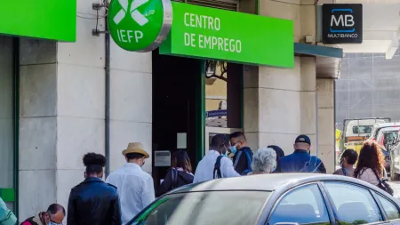 Beneficiários de subsídio de desemprego atingem menor número em quase dois anos