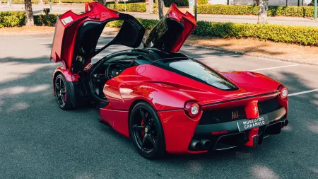 LaFerrari, a joia rara, junta-se à coleção do Museu do Caramulo