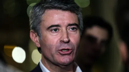 José Luís Carneiro defende que críticas internas no PS refletem diversidade e riqueza do partido