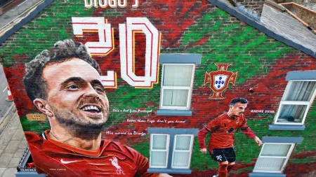 Mural em Liverpool presta homenagem a Diogo Jota e André Silva