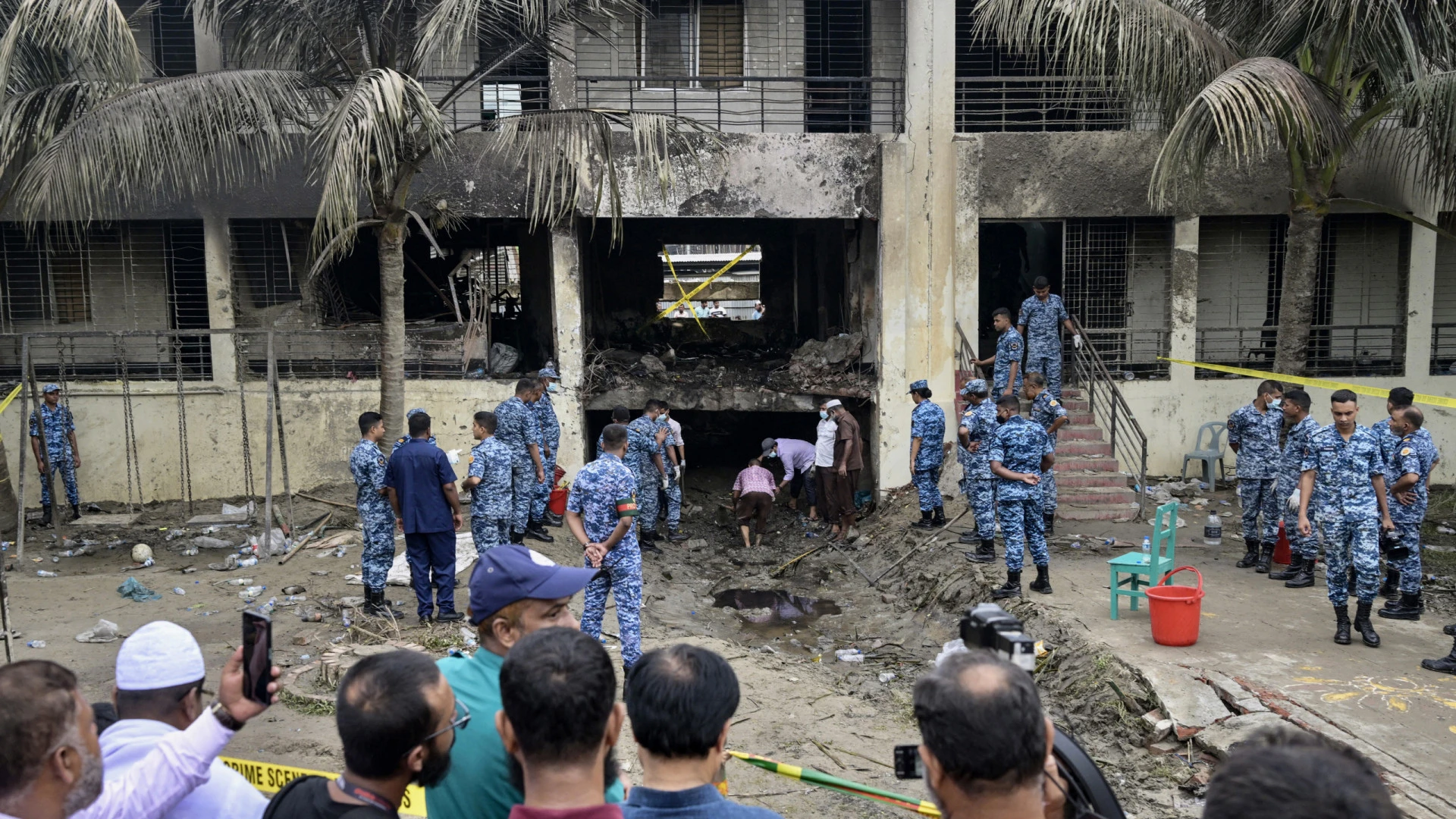 Tragédia no Bangladesh: Queda de avião causa 27 mortos, a maioria crianças