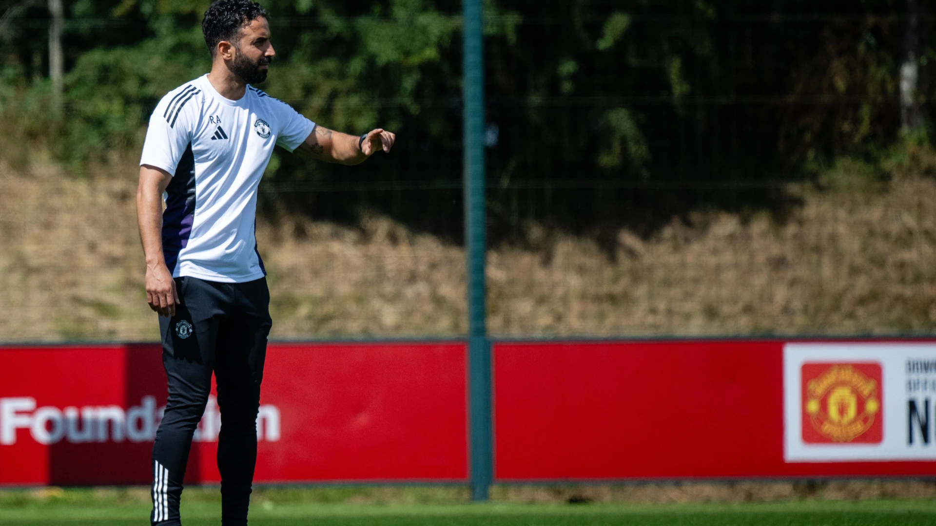Quatro jogadores de fora da digressão dos Red Devils nos EUA