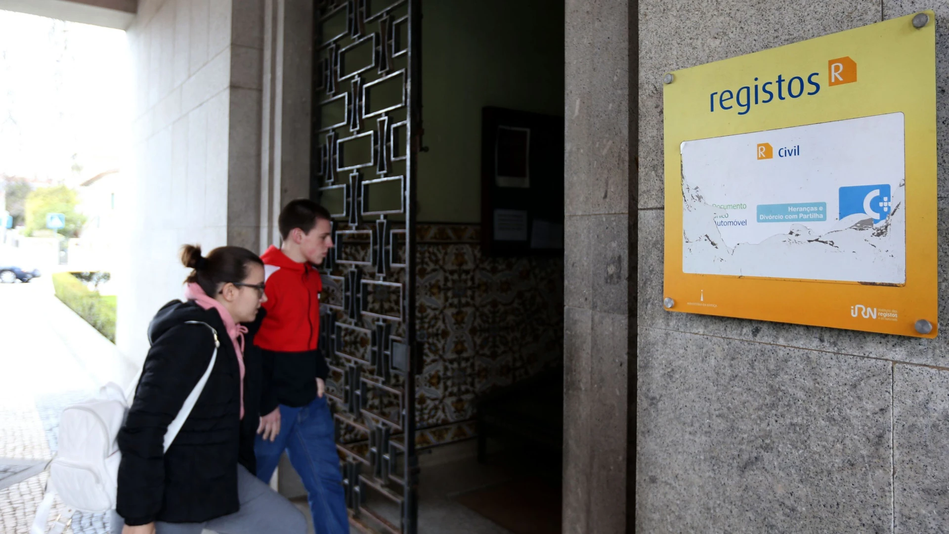Mais de 90% das Conservatórias em greve por plenário online