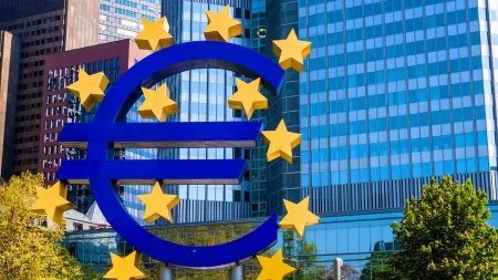 Banca na zona euro mantém estabilidade nos créditos empresariais, mas endurece para famílias