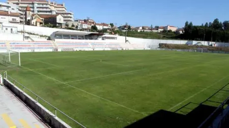 Oliveirense assegura reforços para o meio-campo