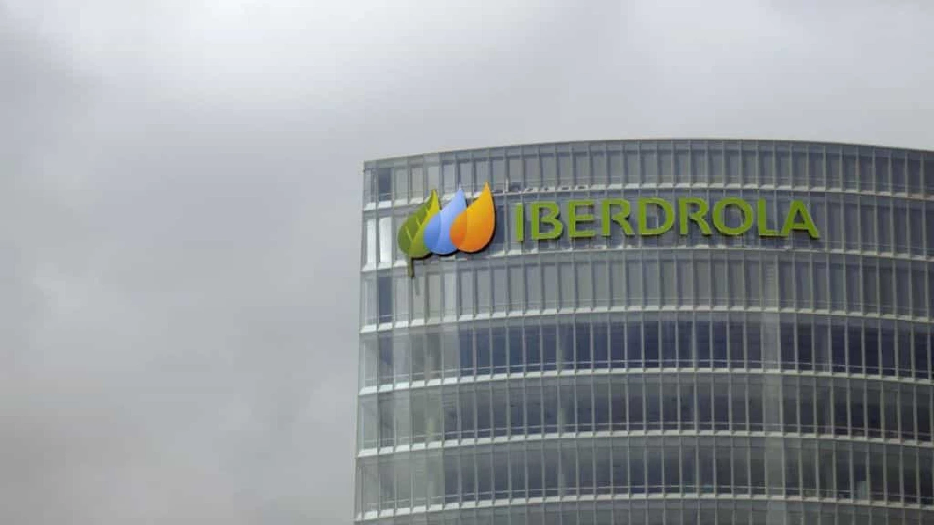 Lucros da Iberdrola diminuem 13%, mas a empresa prepara crescimento robusto