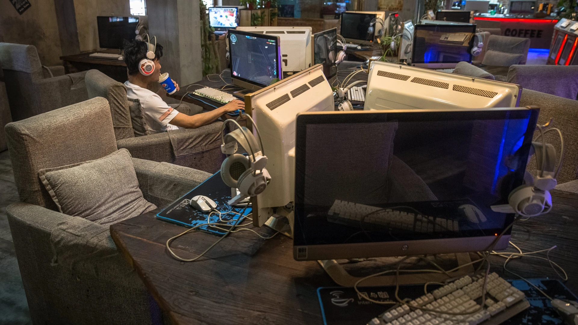 A Influência da Internet na Vida dos Jovens: Quatro Horas Diárias em Média