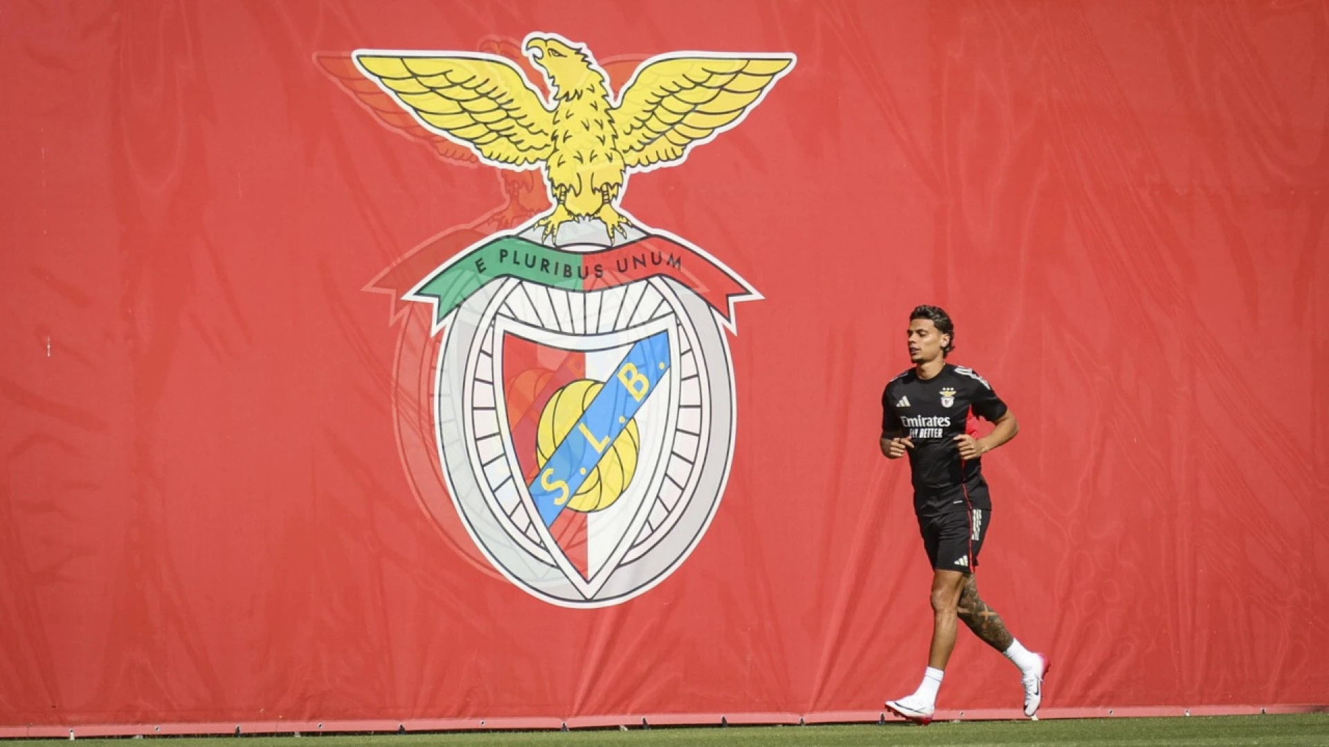 Richard Ríos dá início à aventura no Benfica: dia repleto de atividades no Seixal