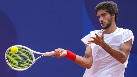 Francisco Cabral e Lucas Miedler avançam nos pares de Kitzbuhel