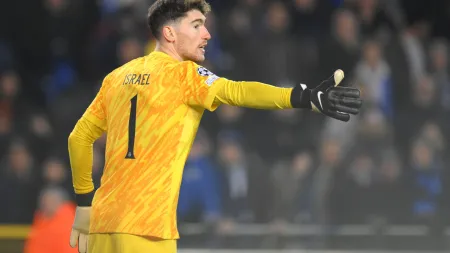 Sporting negoceia venda de Franco Israel ao Torino