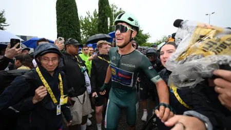 Jonathan Milan brilha novamente com vitória na 17.ª etapa do Tour