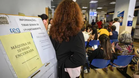 Governo está aberto a renegociação com Sindicato dos Registos