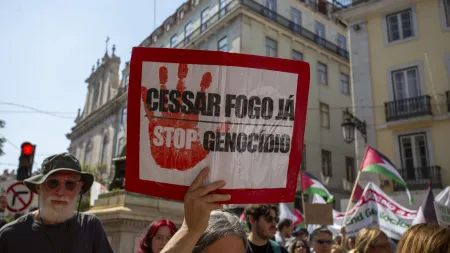 Centena de manifestantes em Lisboa exige o fim da fome em Gaza