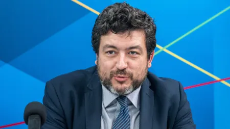 PS pede ponderação na lei dos estrangeiros após fiscalização do Presidente