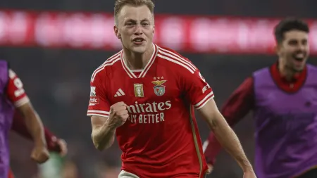 Benfica oficializa transferência de Casper Tengstedt para o Feyenoord