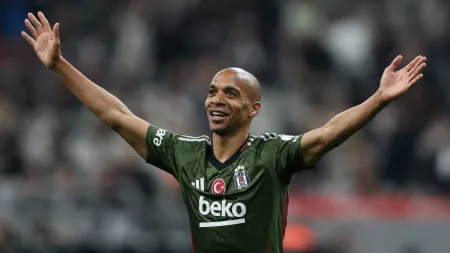 João Mário brilha em estreia de Orkun Kokçu, mas Besiktas não evita derrota