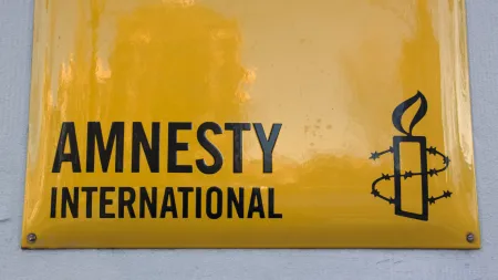 Irão acusado de violar direitos humanos com uso de munições proibidas