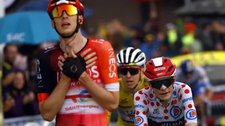 Arensman conquista etapa decisiva e Pogacar aproxima-se do tetra no Tour