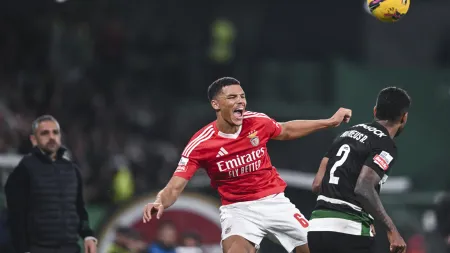 Benfica anuncia que Alexander Bah passou por cirurgia ao joelho esquerdo