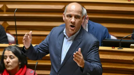 PCP solicita solidariedade para enfrentar o "percurso calamitoso" do país