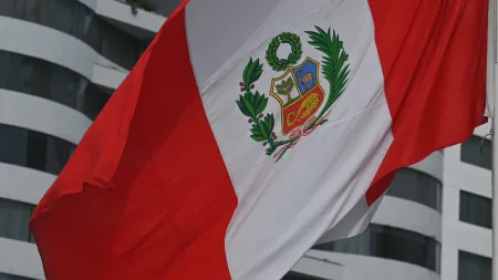 Tragédia no Peru: Acidente de autocarro provoca 15 mortes e 27 feridos