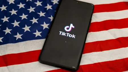 Governo Trump intensifica pressão sobre a venda do TikTok