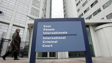 "Governo Húngaro Defende Saída do TPI Após Queixa do Tribunal"