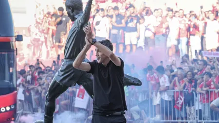 Benfica revela quatro novas aquisições e compõe plantel de 31 jogadores