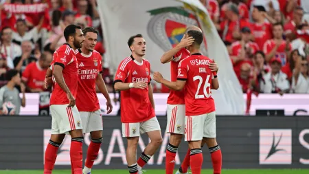 Benfica triunfa na Eusébio Cup após emocionante duelo com o Fenerbahçe