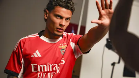 Richard Ríos: A Estrela Colombiana Que Quer Brilhar na Luz